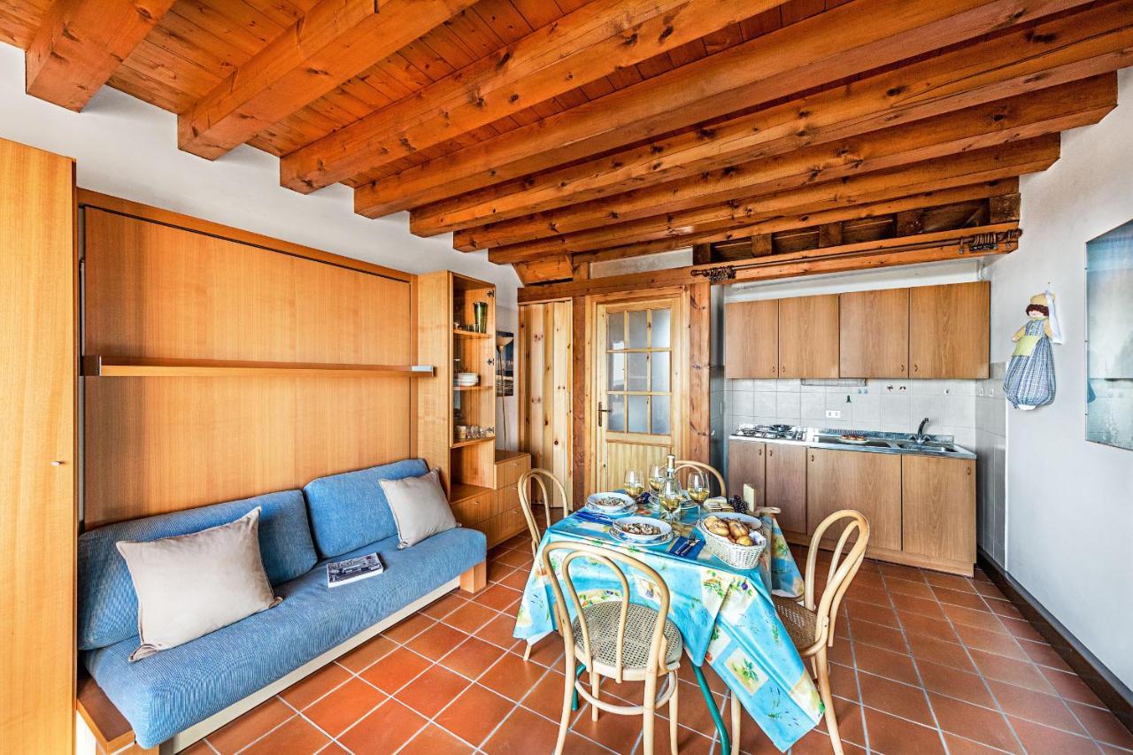 Residence Moniga Porto 1-08 By Wonderful Italy モニーガ・デル・ガルダ エクステリア 写真